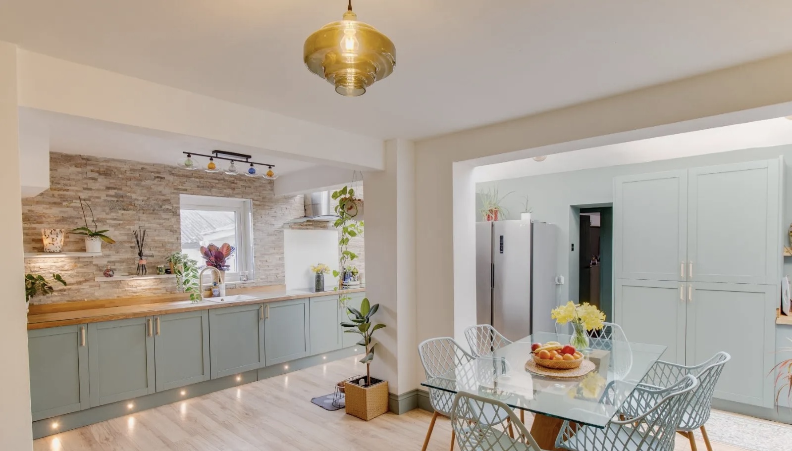 Kitchen and dining space refurbished by Preece Refurbishments